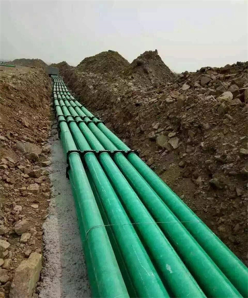 玻璃鋼電力管道安裝現(xiàn)場五